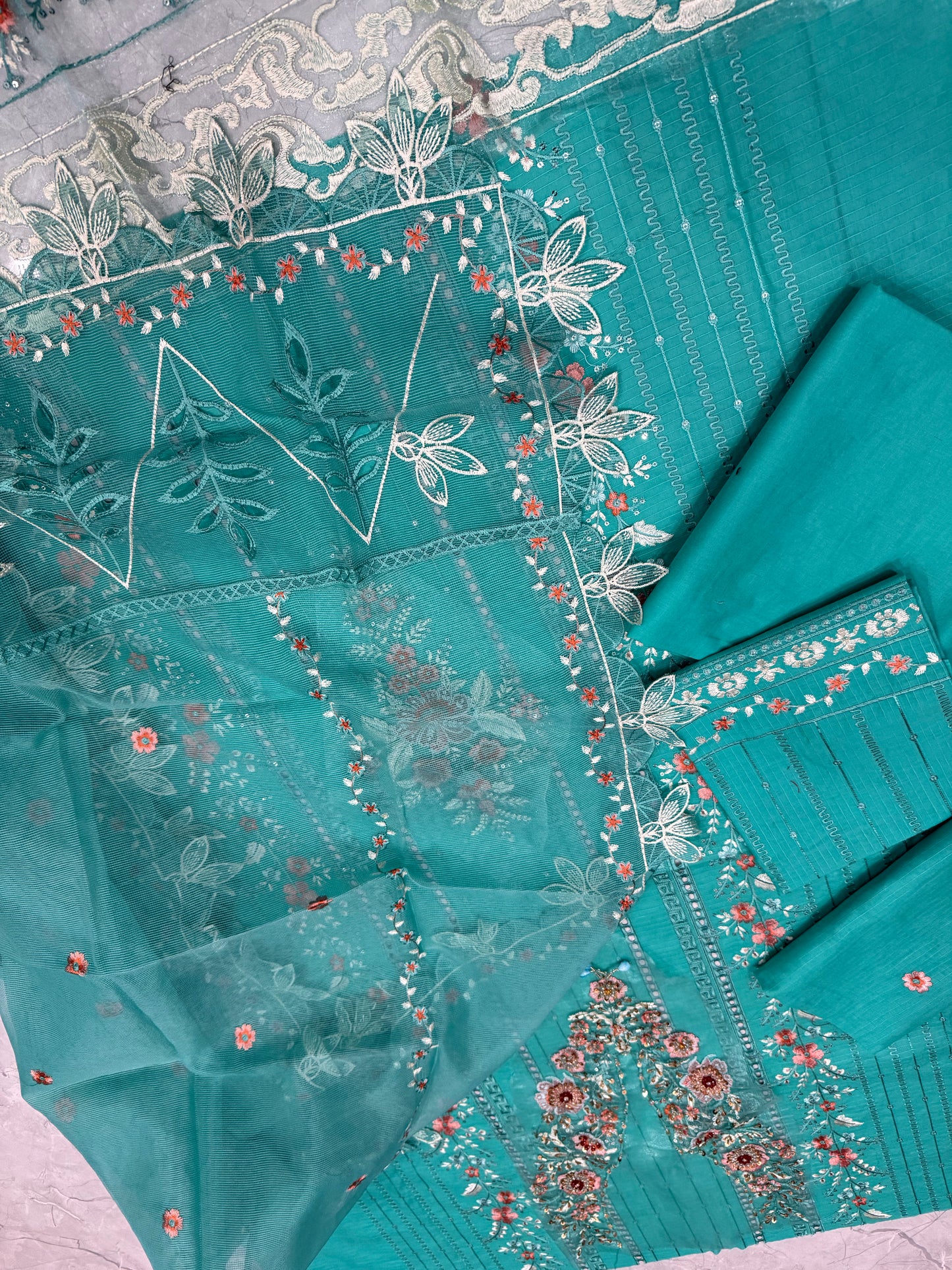 Luxury Lawn Embroidered Suit LW014