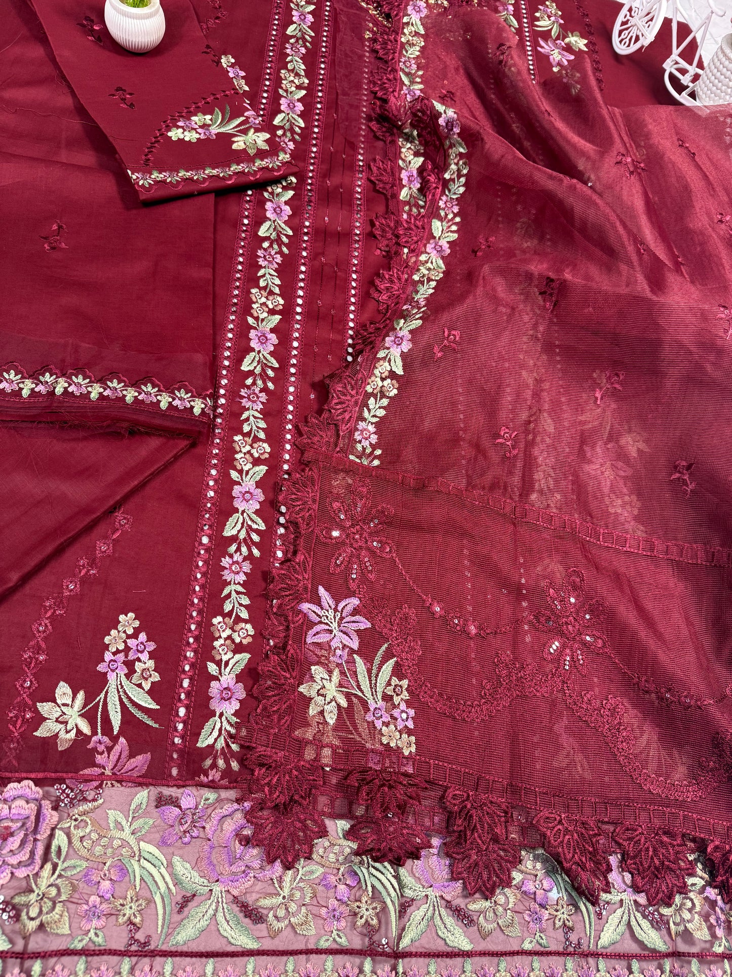 Luxury Lawn Embroidered Suit LW029