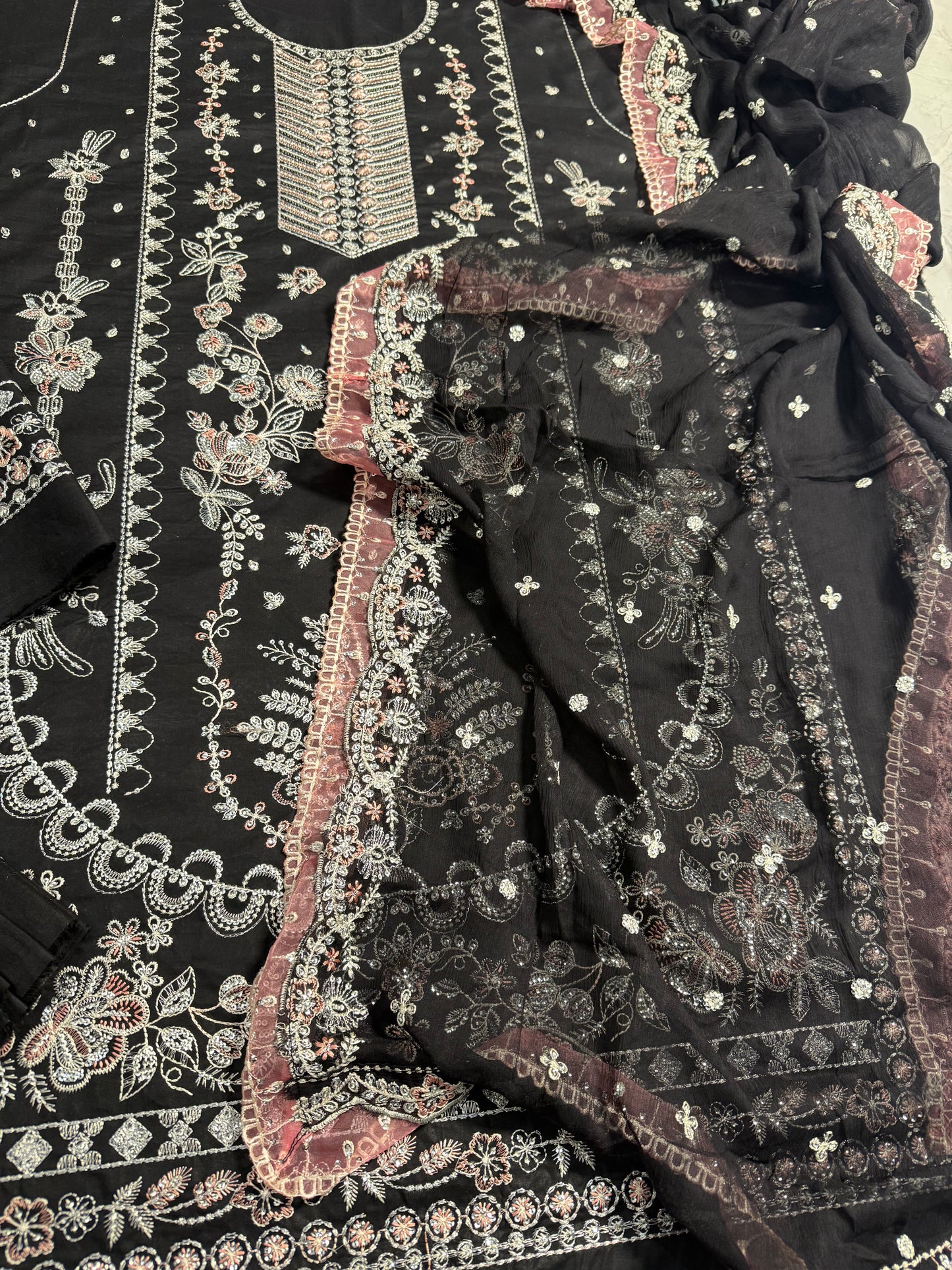 Luxury Lawn Embroidered Suit LW028