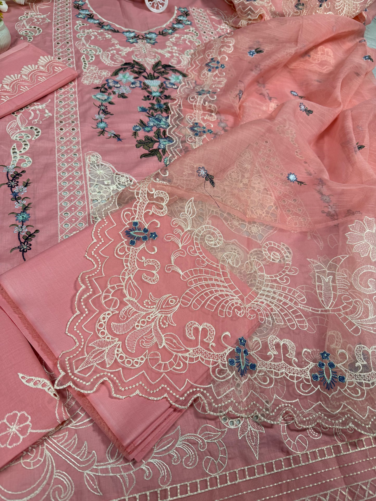 Luxury Lawn Embroidered Suit LW026