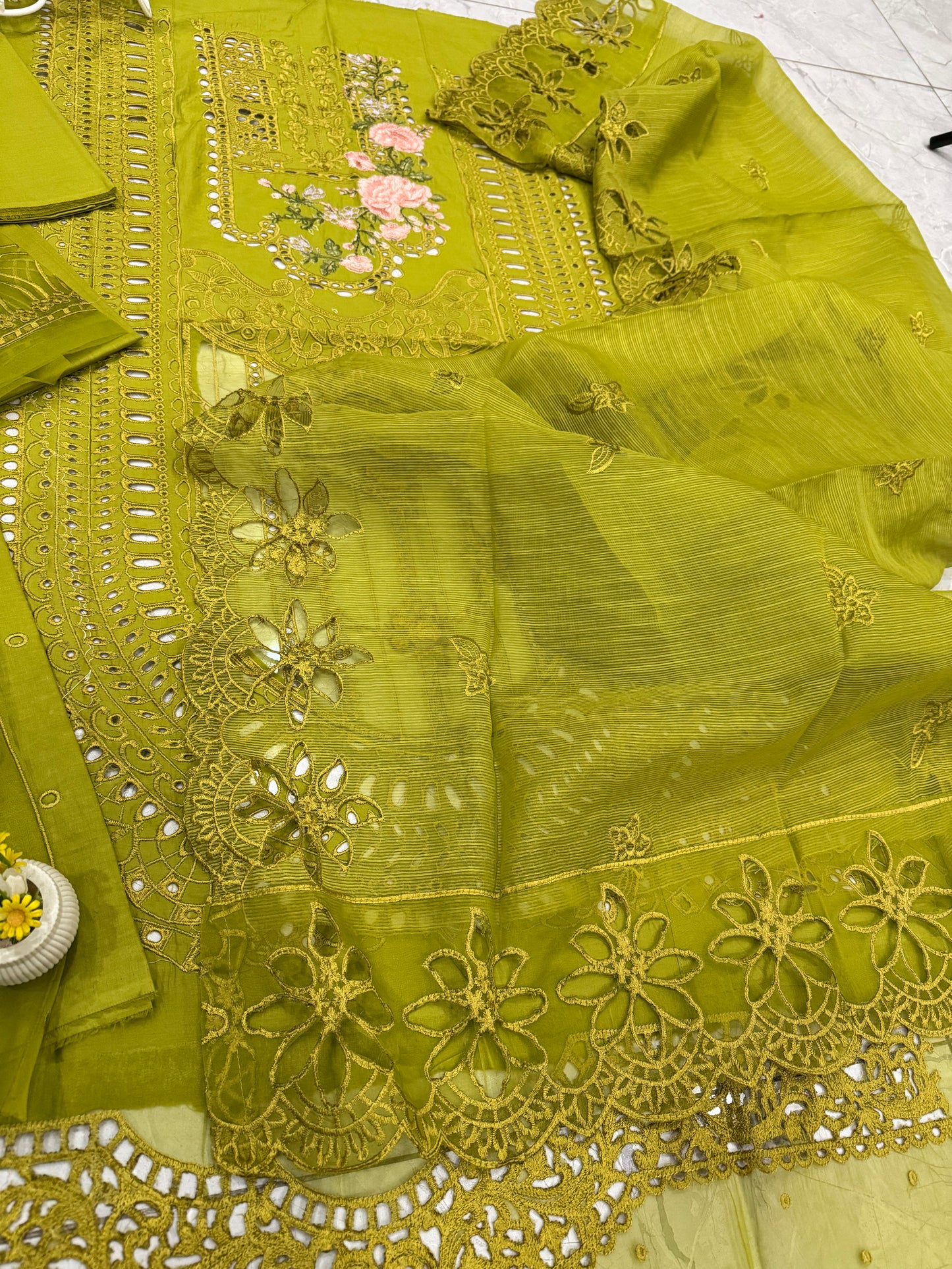 Luxury Lawn Embroidered Suit LW017