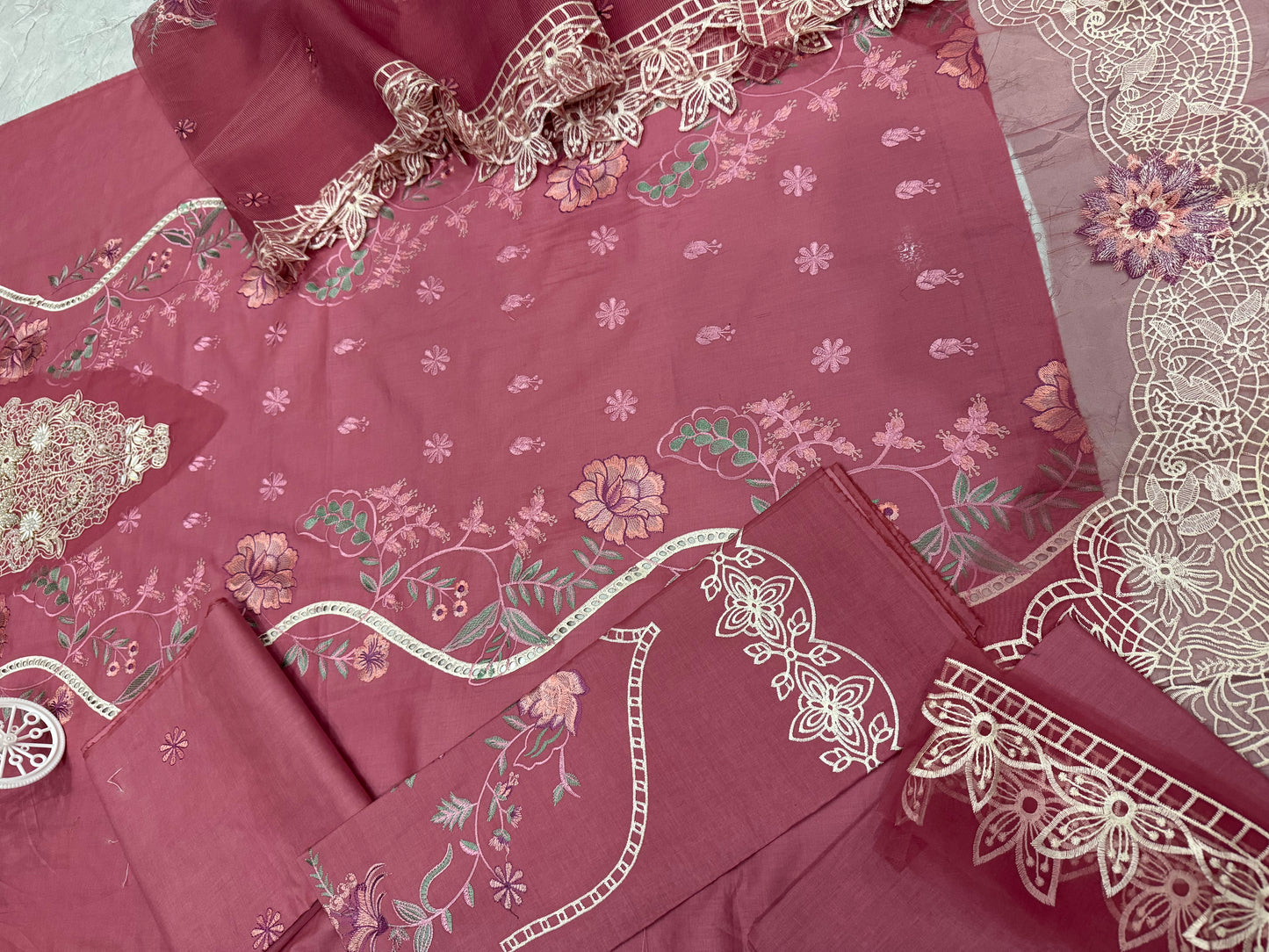 Luxury Lawn Embroidered Suit LW003