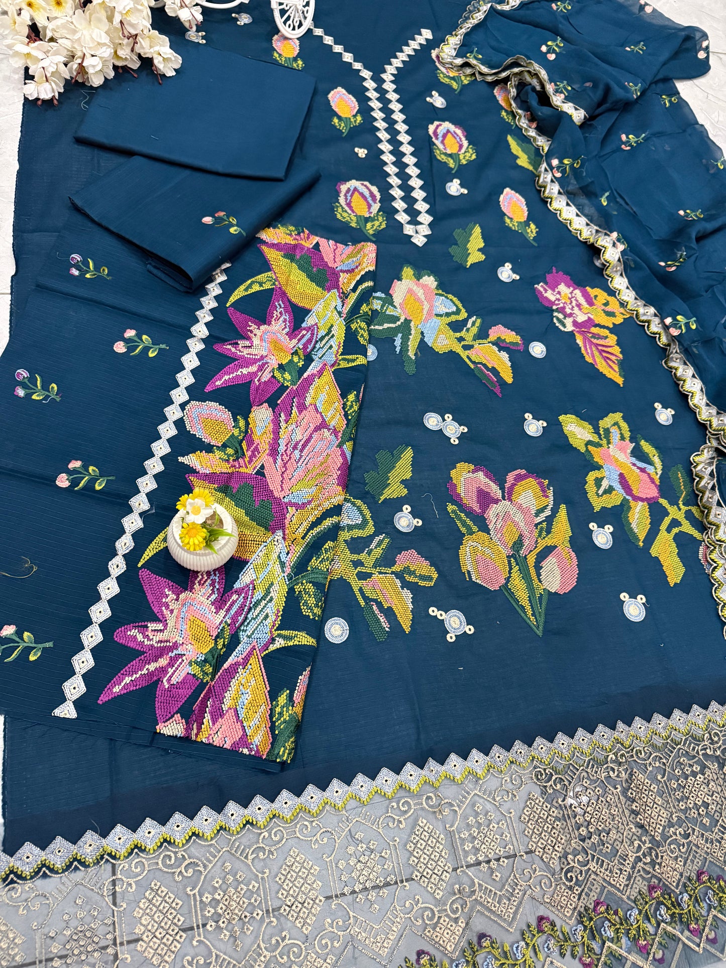 Luxury Lawn Embroidered Suit LW006