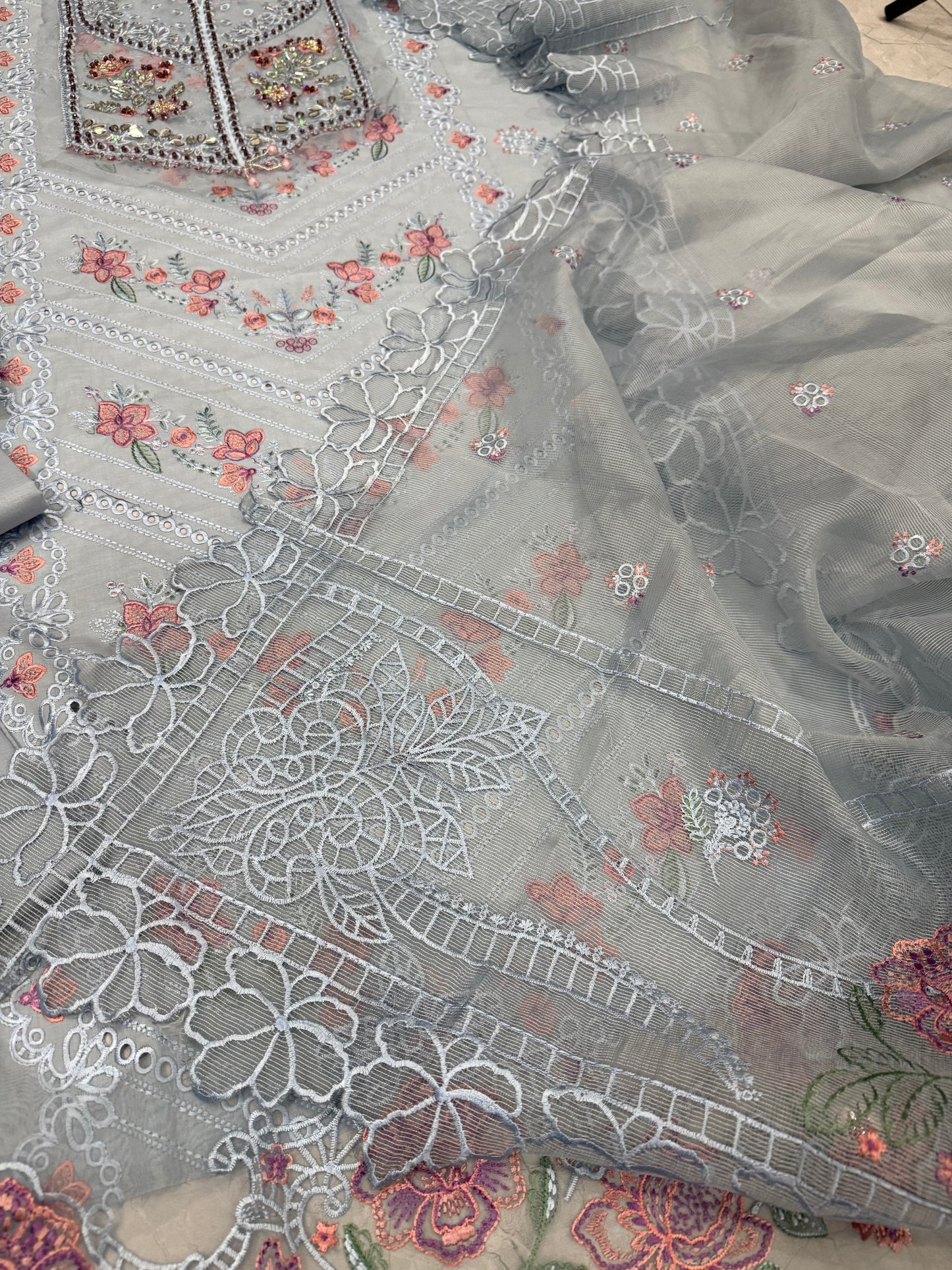 Luxury Lawn Embroidered Suit LW006