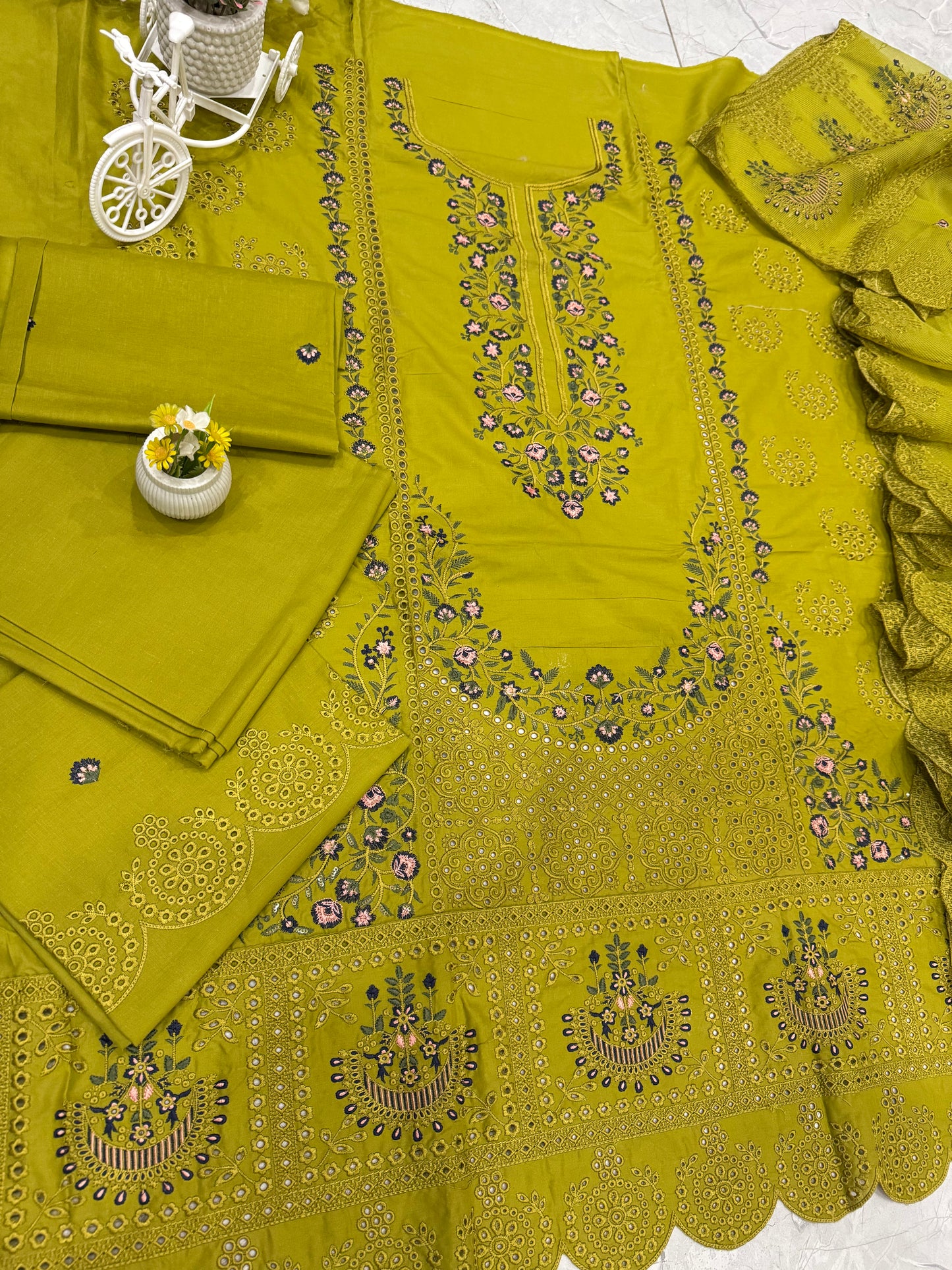 Luxury Lawn Embroidered Suit LW008