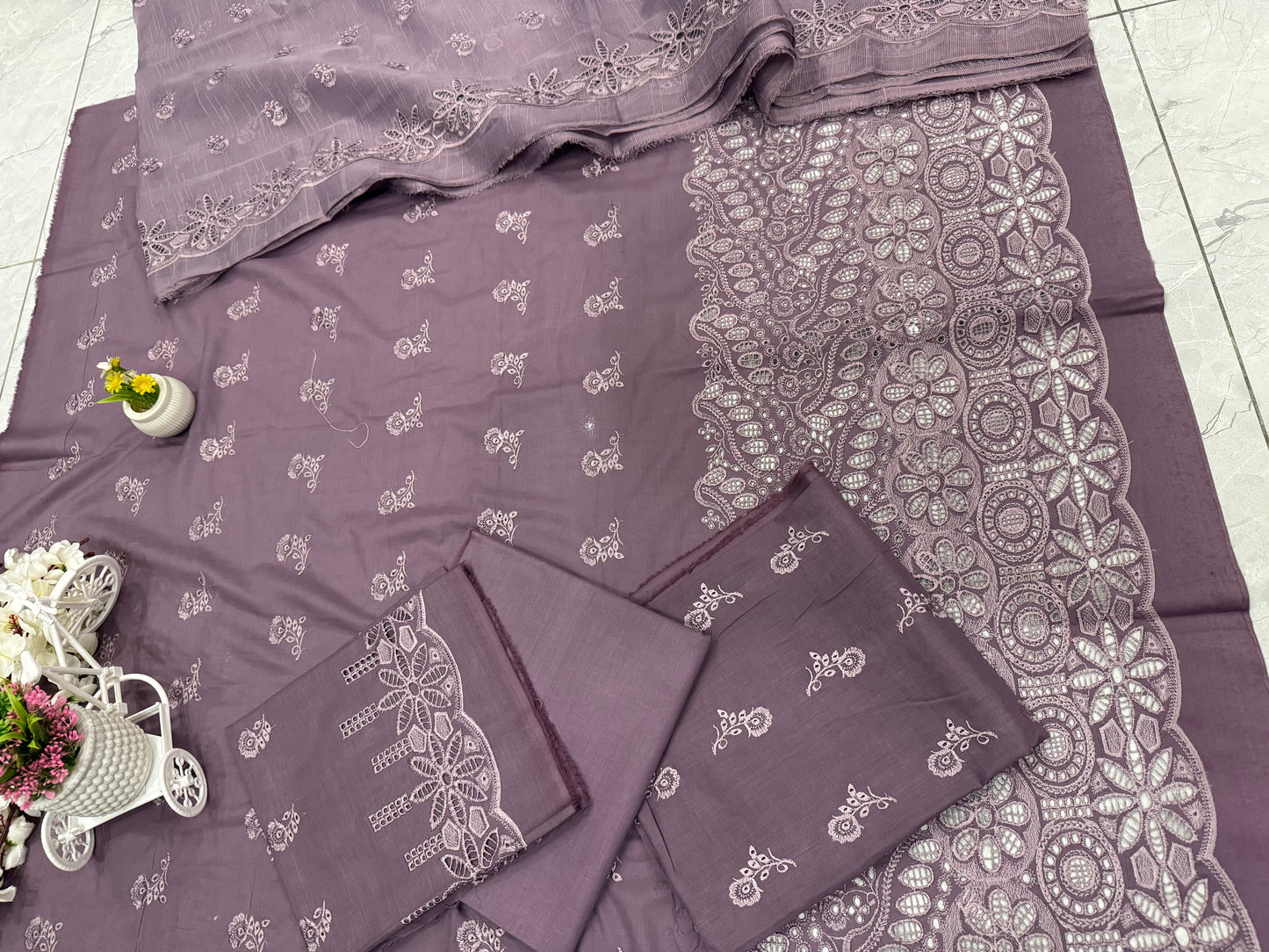 Luxury Lawn Embroidered Suit LW010