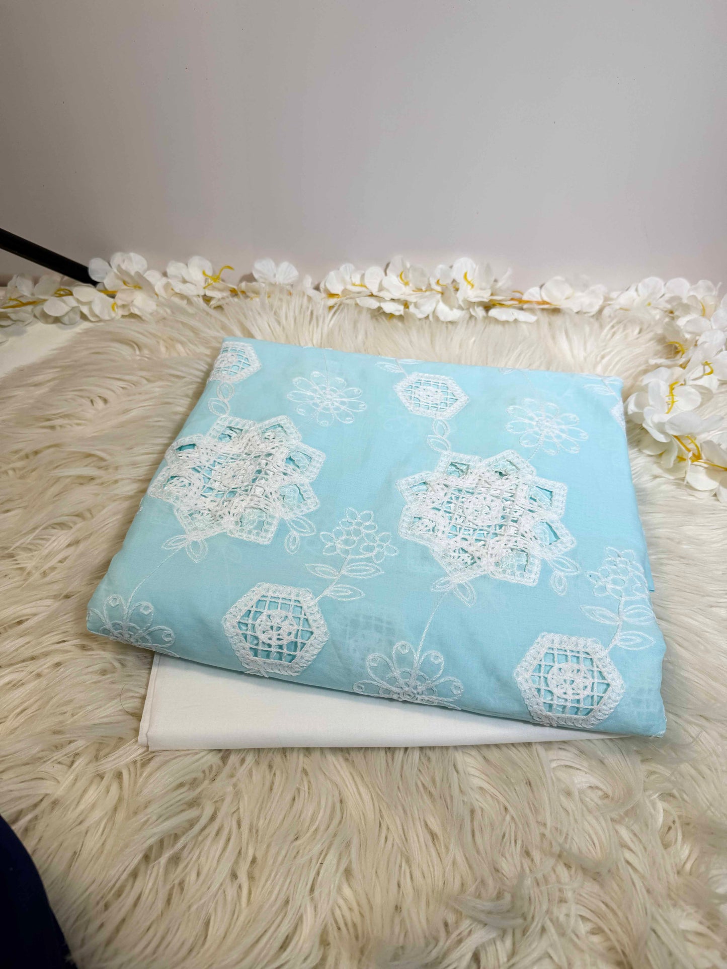 2Piece – Printed Lawn L2P136