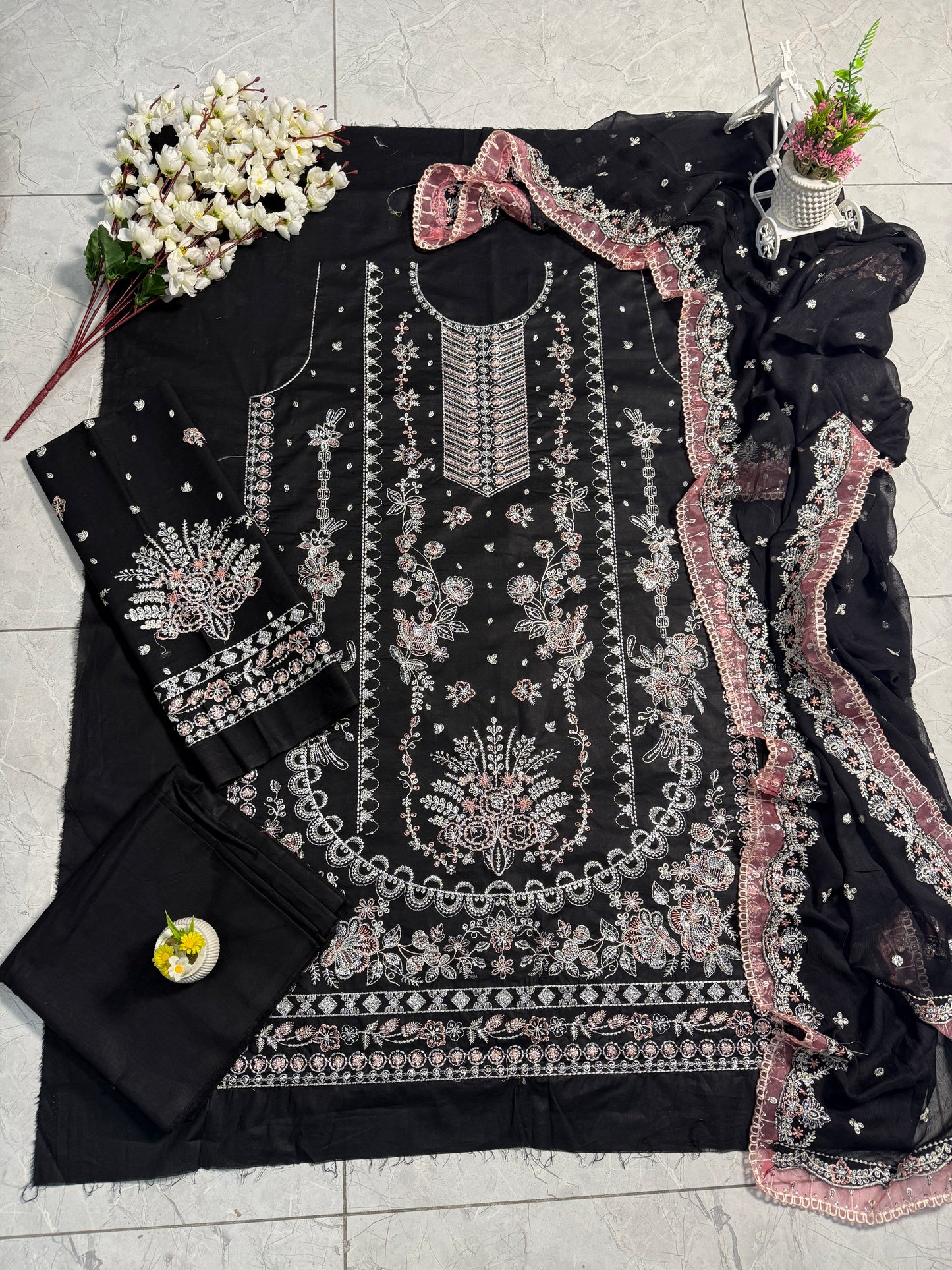 Luxury Lawn Embroidered Suit LW028