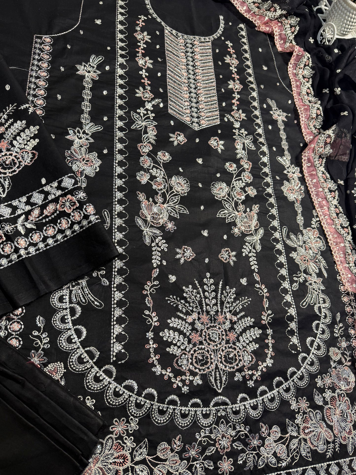 Luxury Lawn Embroidered Suit LW028