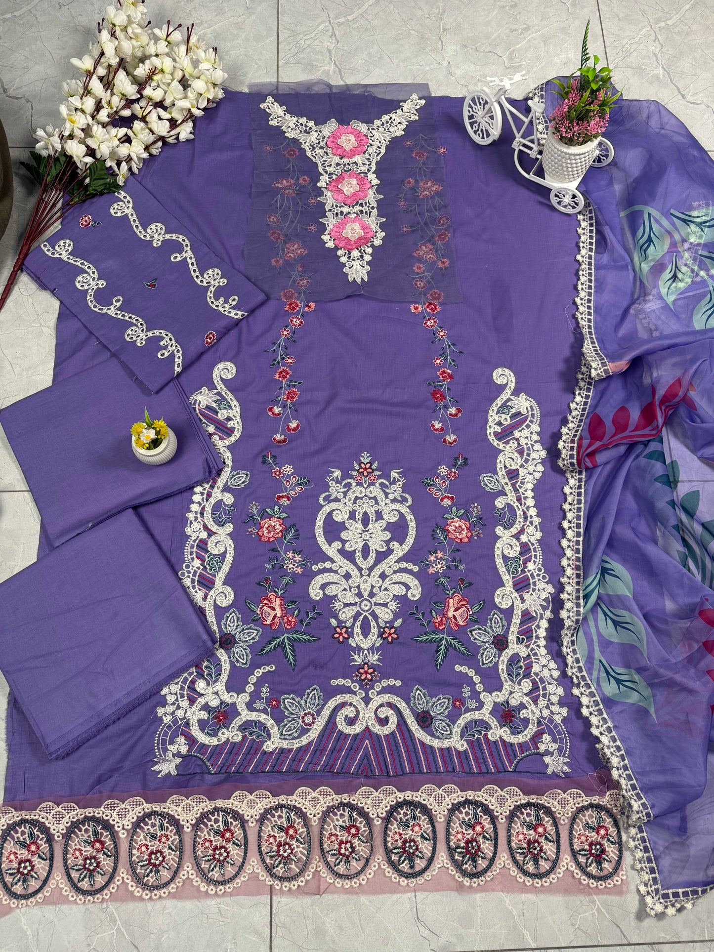 Luxury Lawn Embroidered Suit LW027