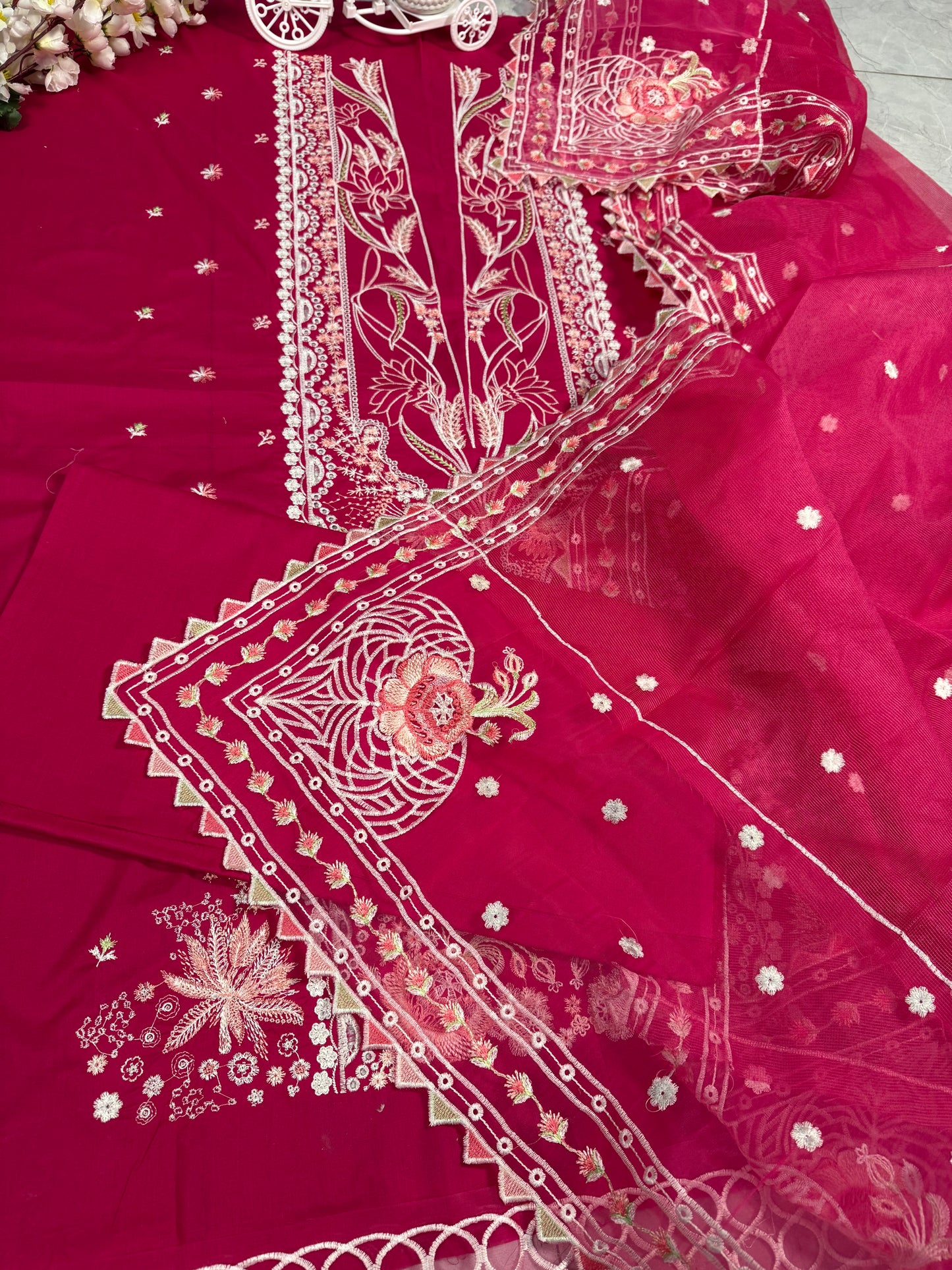 Luxury Lawn Embroidered Suit LW025